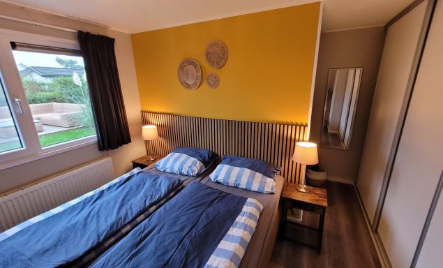 Schlafzimmer 1